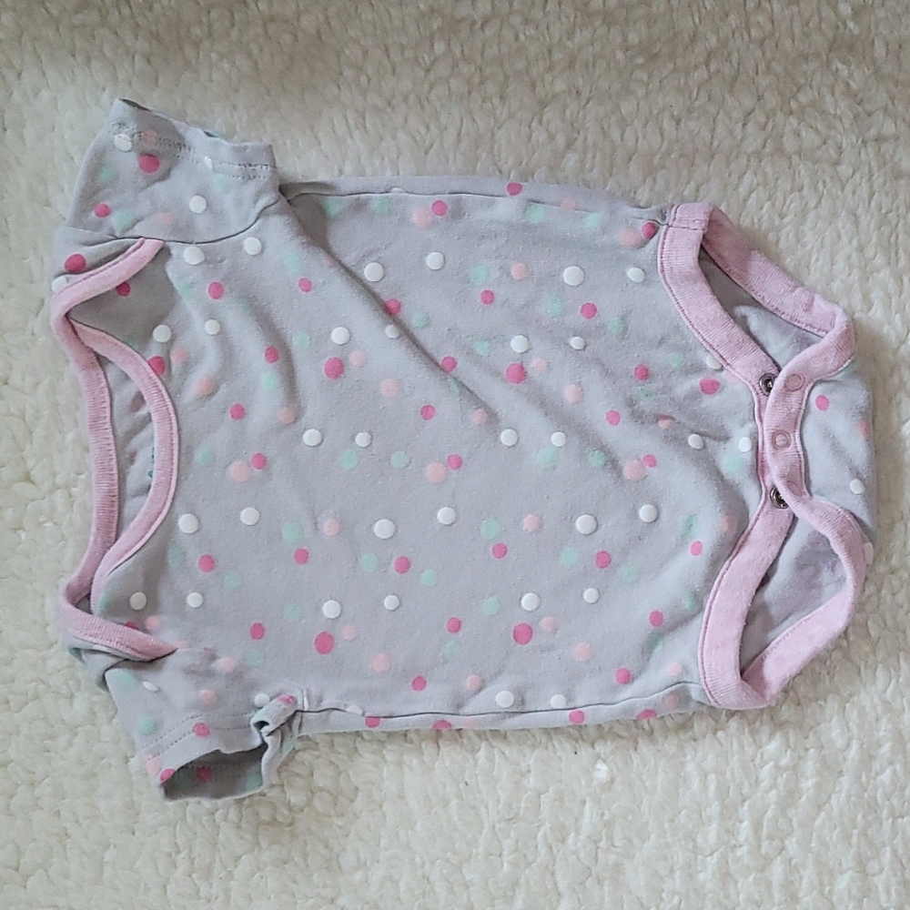 2 ONESIES - Picture 3 of 4
